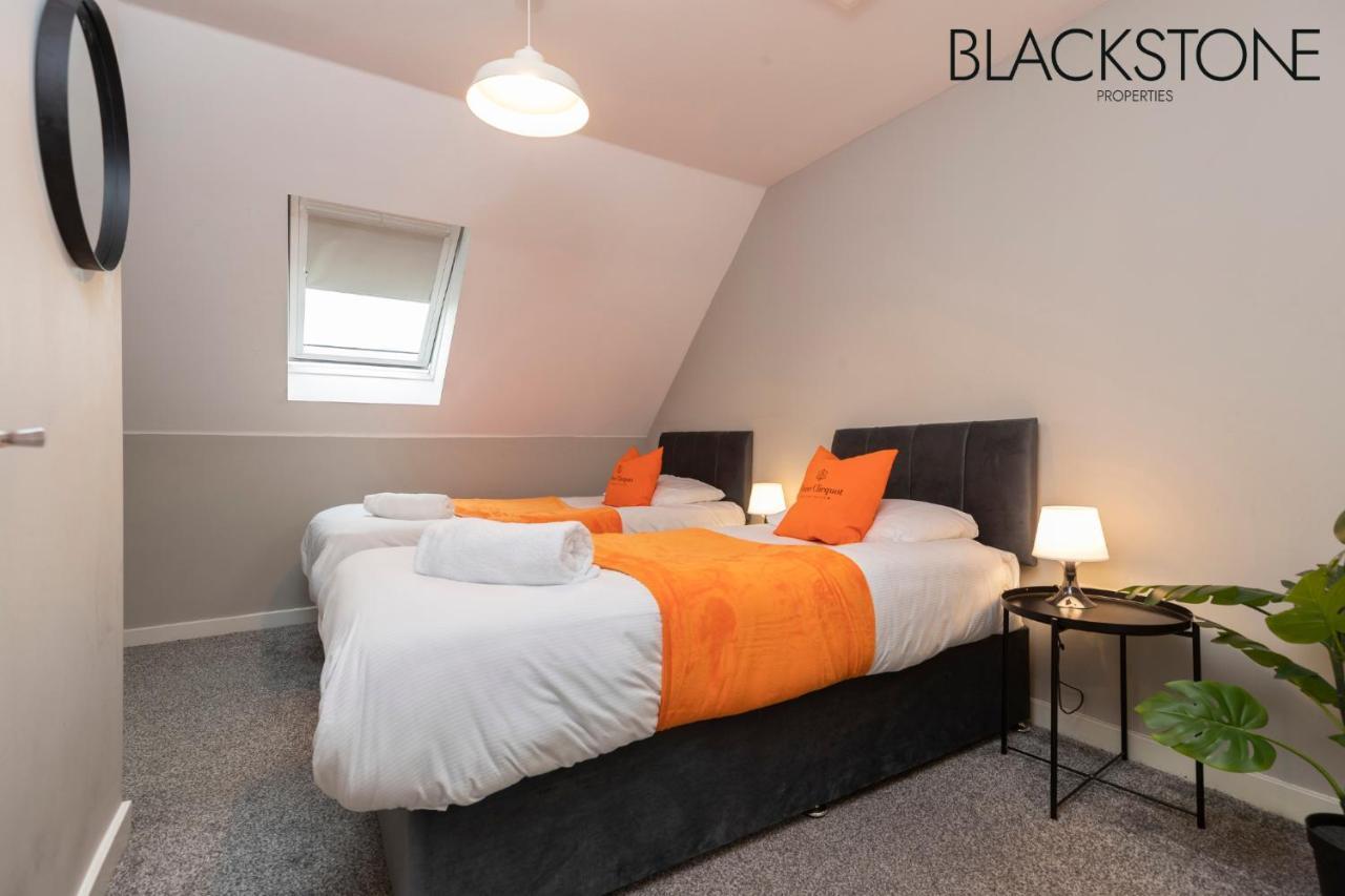 Champagne House - 4 Bed Property Plus 2 Sofa Beds By Bpne Darlington  Exterior photo